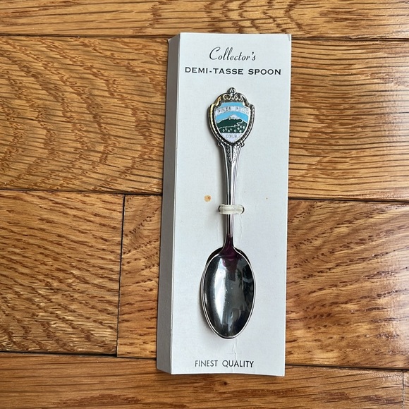 Set of Three (3) Vintage Silver Souvenir Spoons - Picture 4 of 6